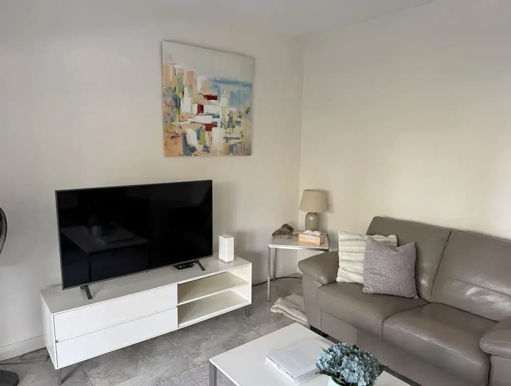 Manly 3 Bedroom Home - Upper Duplex - photo 17
