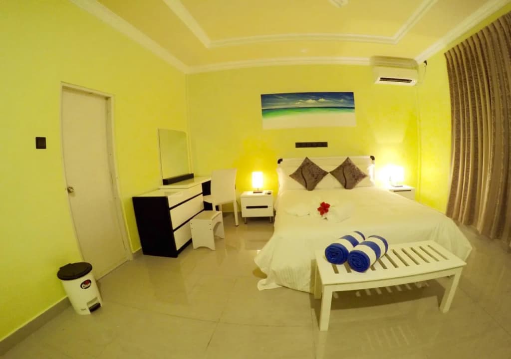 Ithaa Inn Kamadhoo Hotel - photo 2