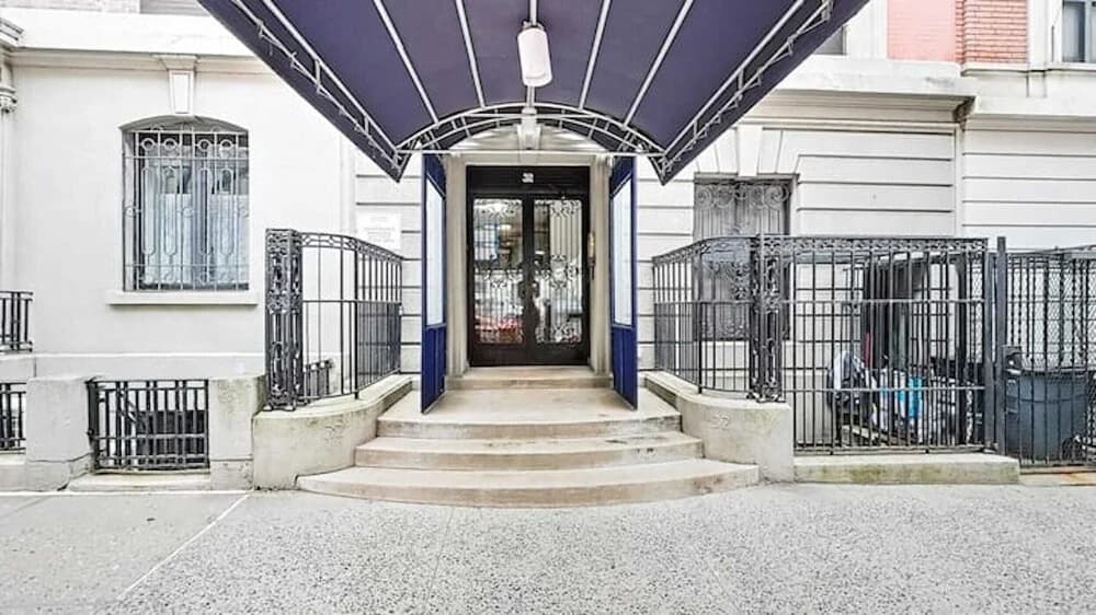 Charming Quiet Studio Right Off Central Park West - main photo