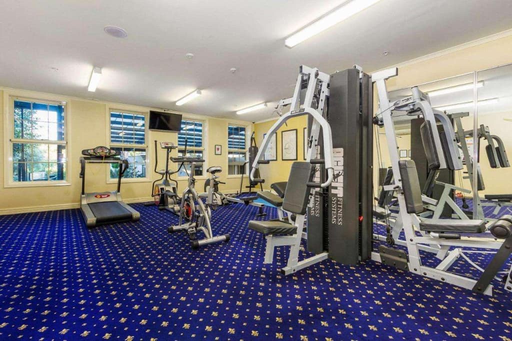 Canterbury International Hotel - photo 18