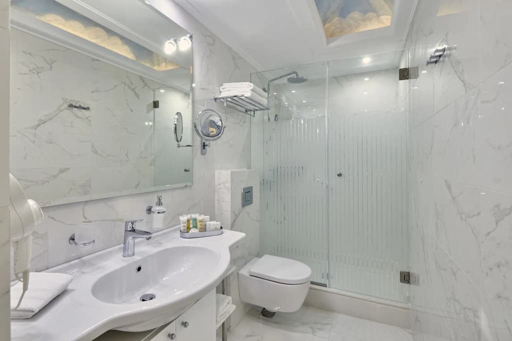 AVA Hotel & Suites - photo 10