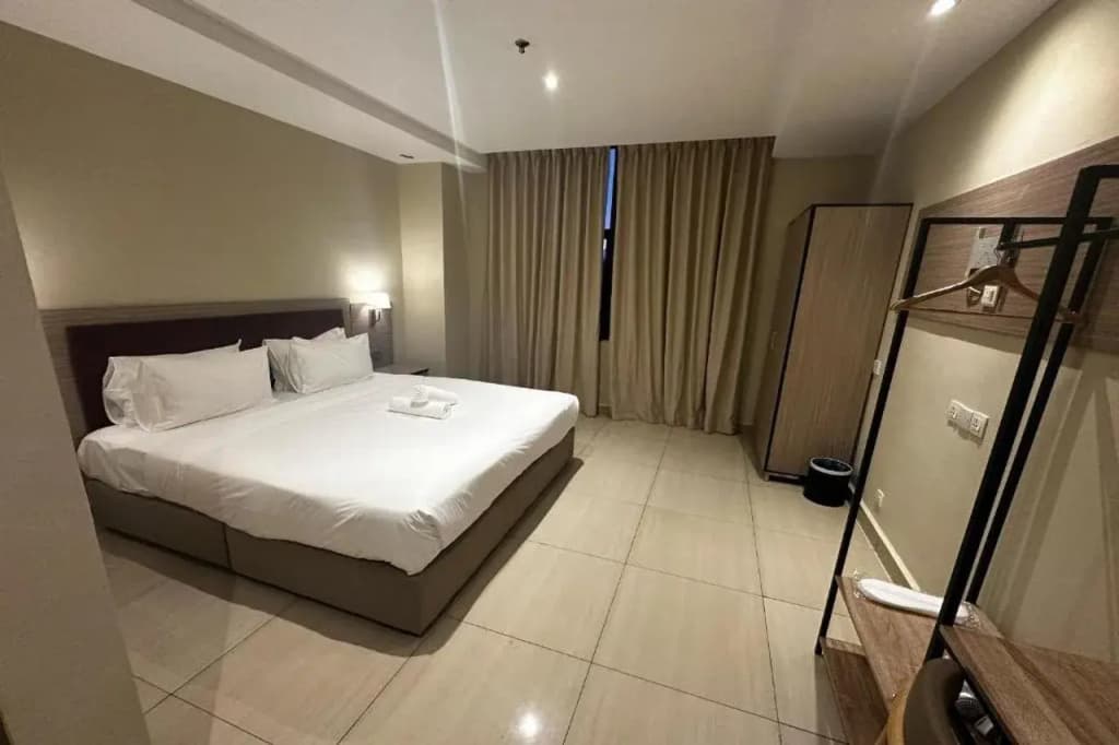 Dolphin Hotel, Chow Kit Kuala Lumpur - photo 40