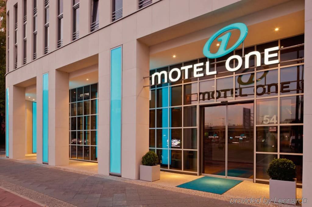 Motel One Berlin-Hauptbahnhof - photo 1