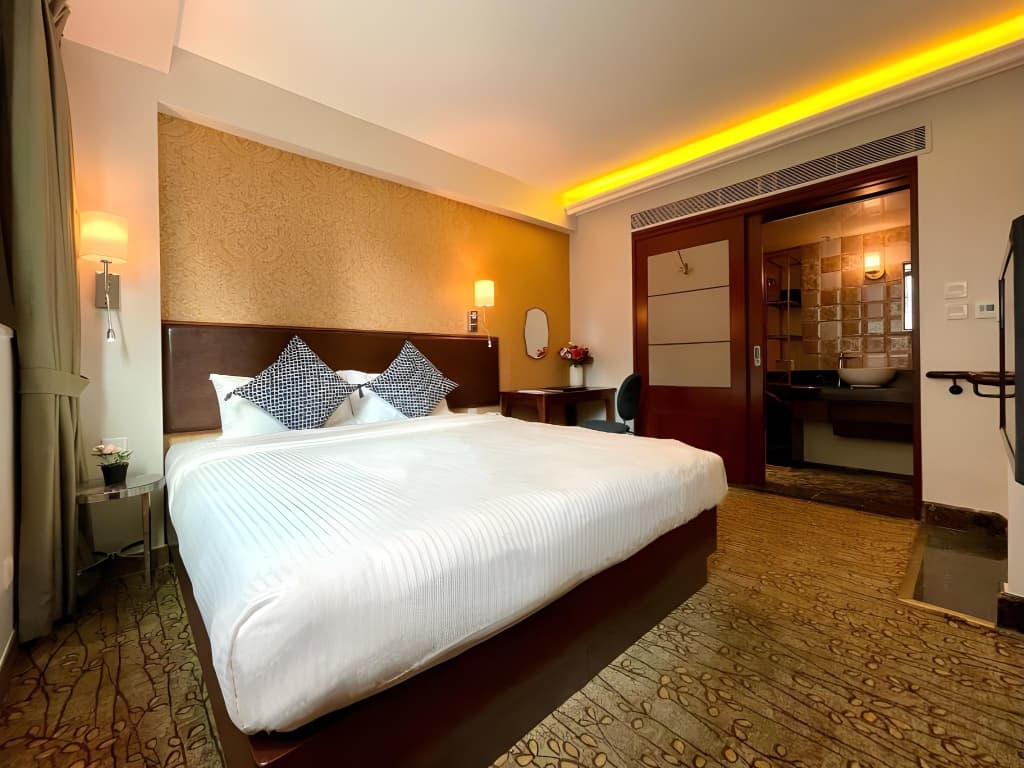 Lander Grand Hotel - photo 2