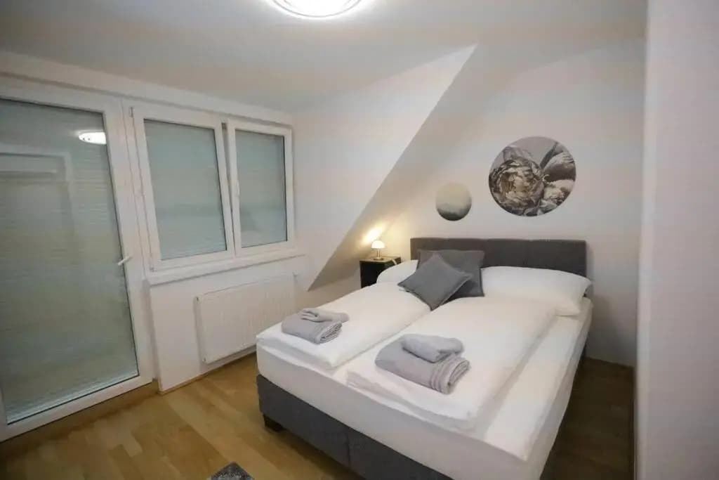 Charming Flat & Balcony near CentralStation Apt15 - photo 3