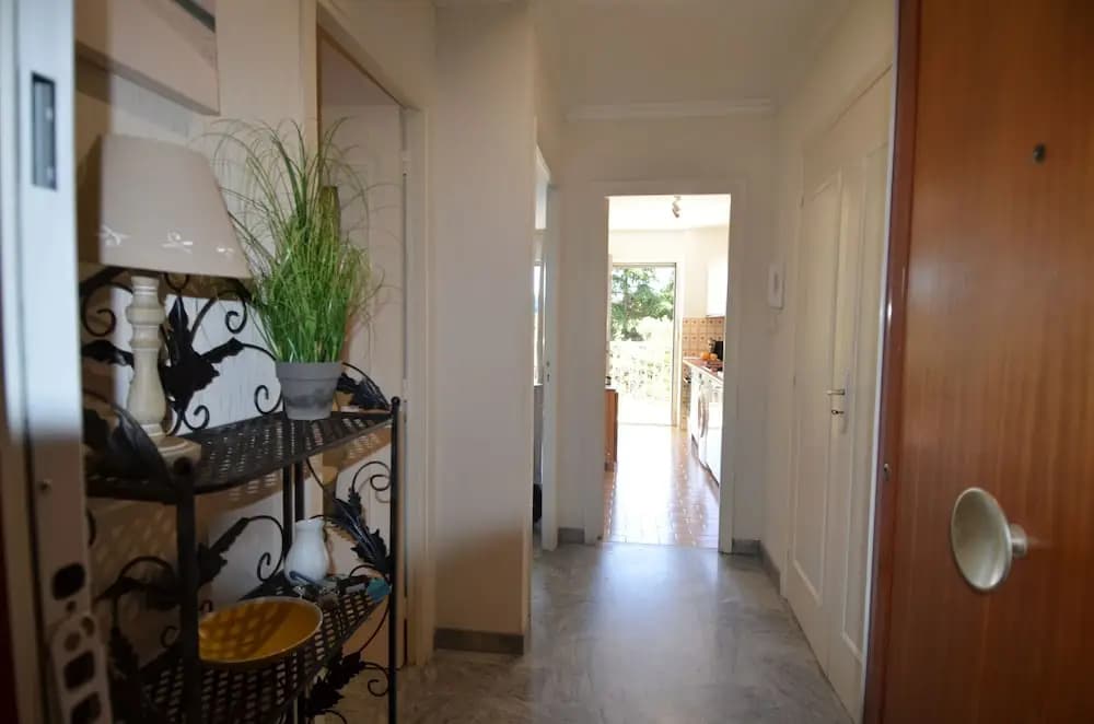 Large studio 4 persons with balcony Valrose district in Nice - photo 7