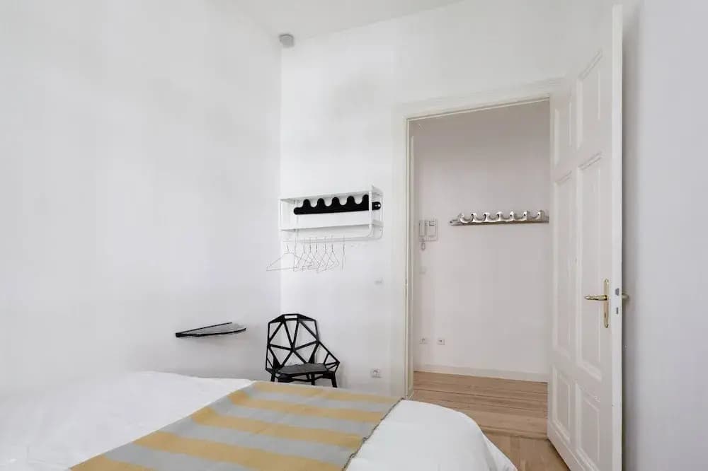 Central Mitte Design Apartment - photo 5
