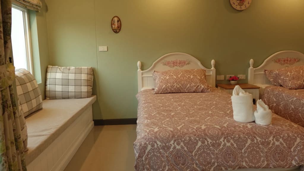 The Lilly Hotel - photo 6