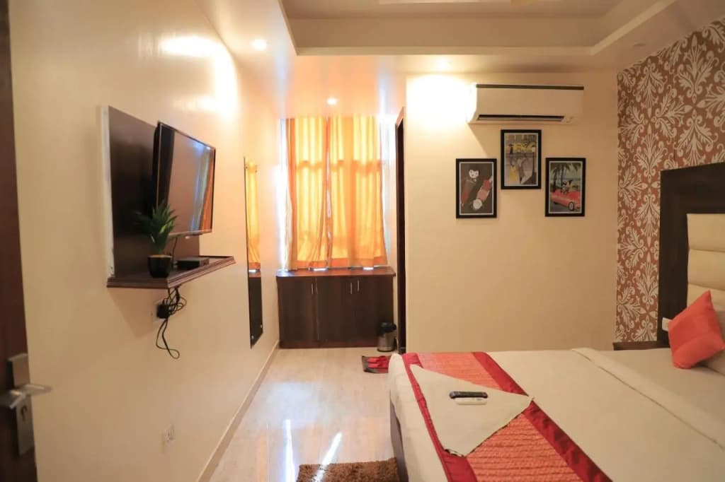 Hotel The Raj Palace - photo 1