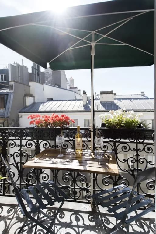 By the Palais Royal - photo 15