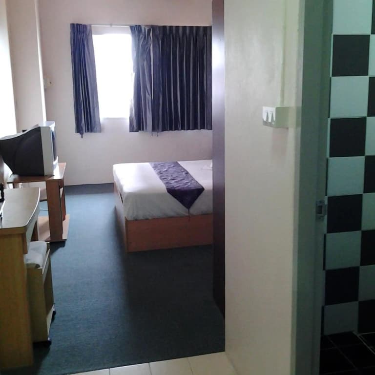 King Royal II Hotel - photo 34