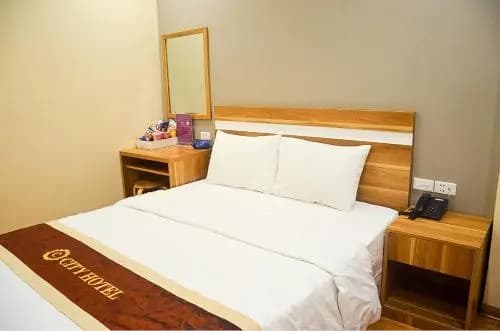 City Hotel - photo 4