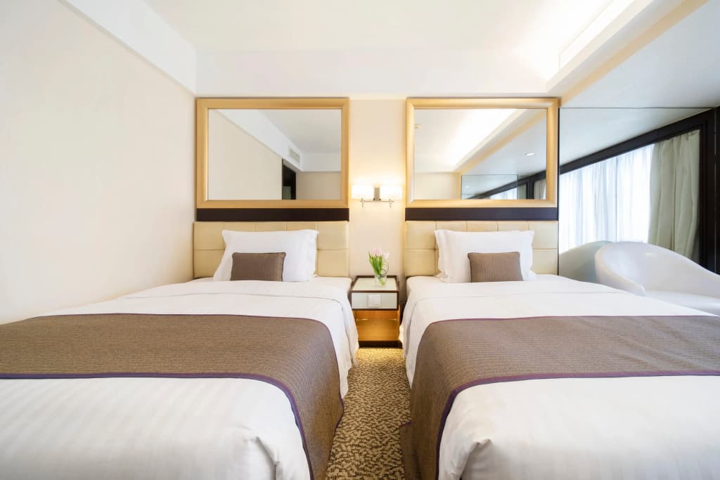 Regal Oriental Hotel - photo 4
