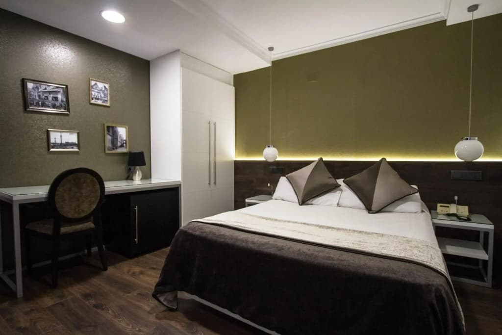 Hotel Moderno Barcelona - photo 2