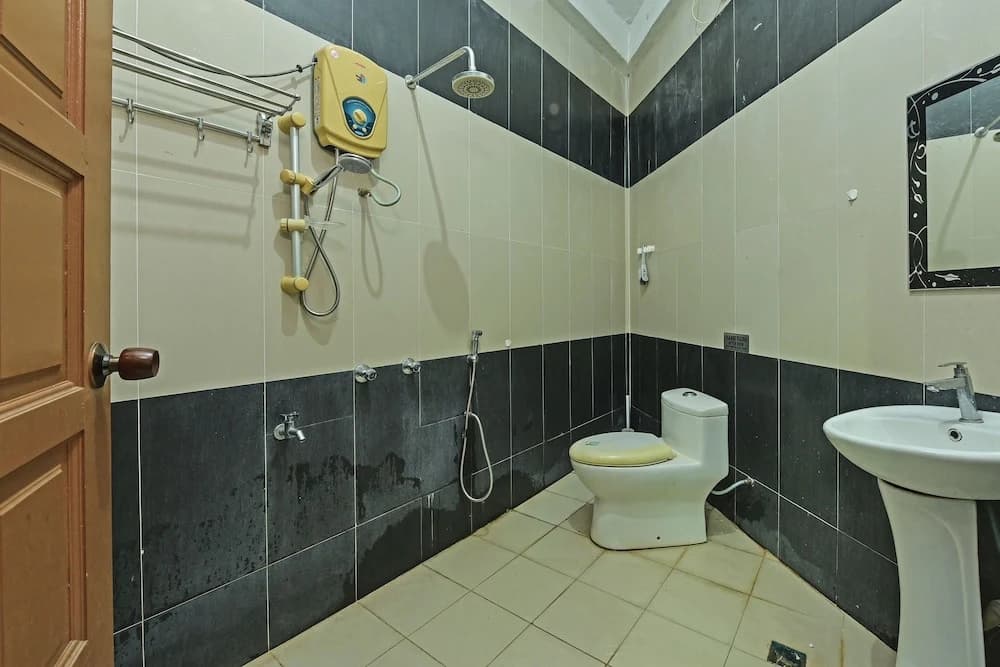 OYO 90441 Cz Traveler's Hotel - photo 8