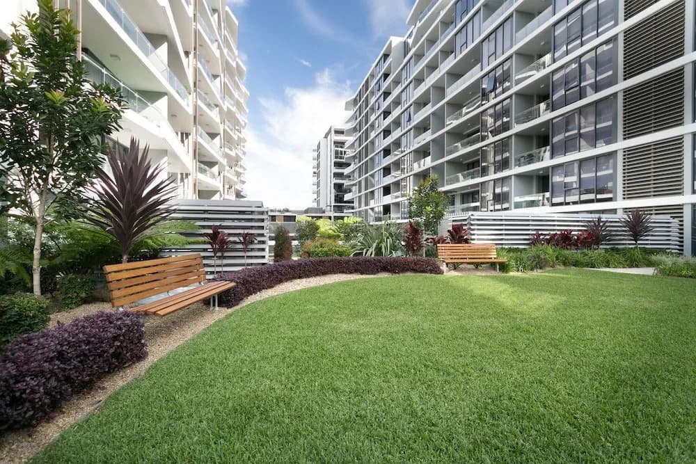 Chic CBD Pad + Pool + Gym + Sauna + Parking - photo 19