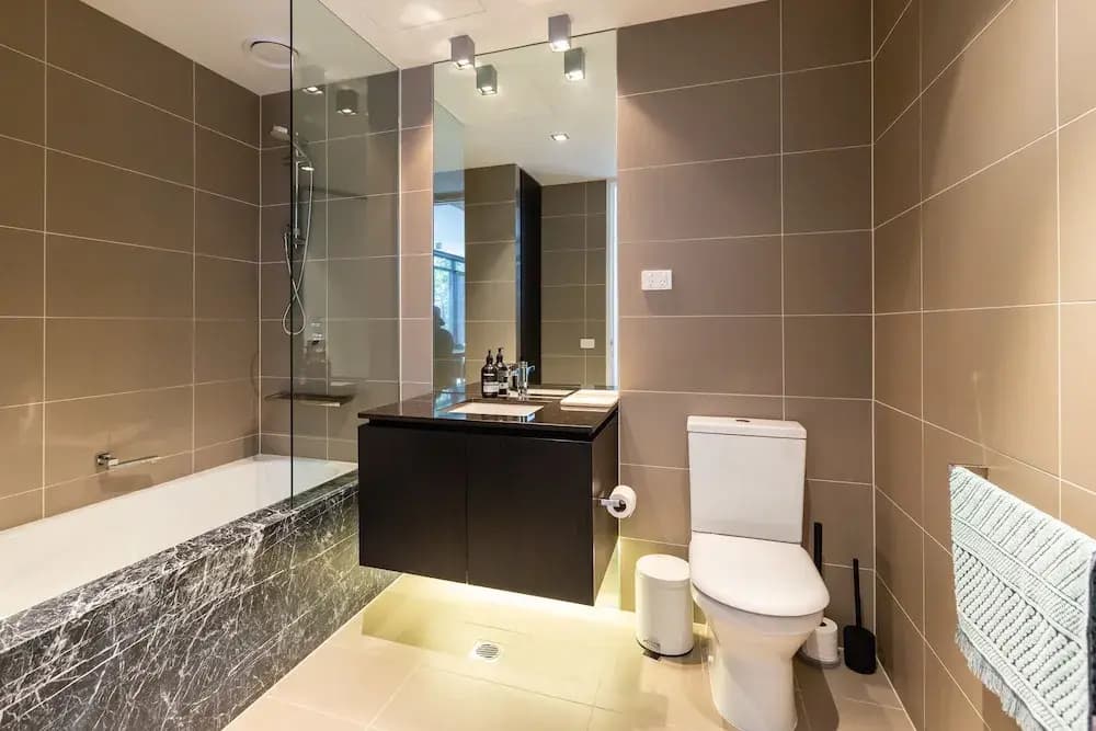 Rosa, 2BDR Richmond Apartment - photo 6