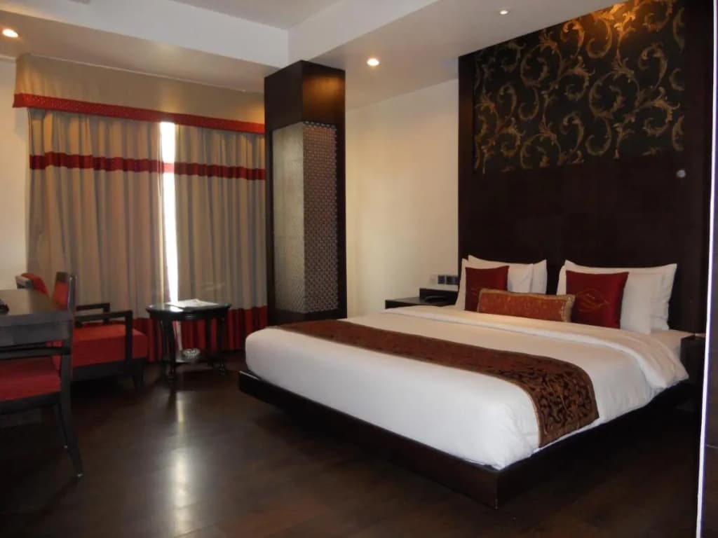 Hotel Godwin Deluxe - photo 41