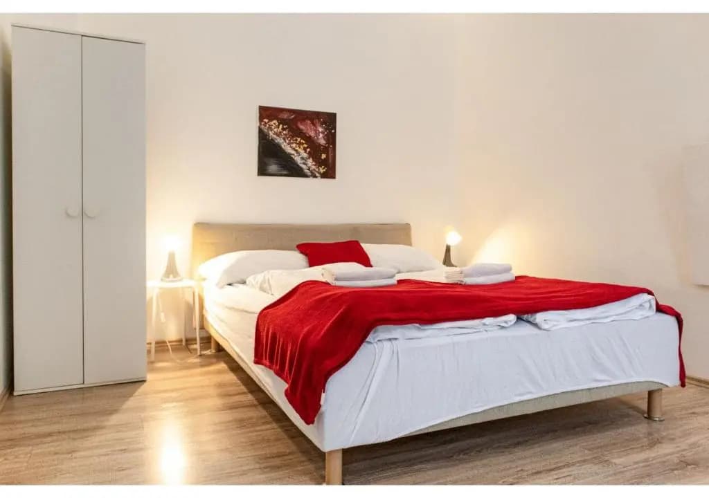 Sleek Studio Apt - Suitable for Longstays - photo 2