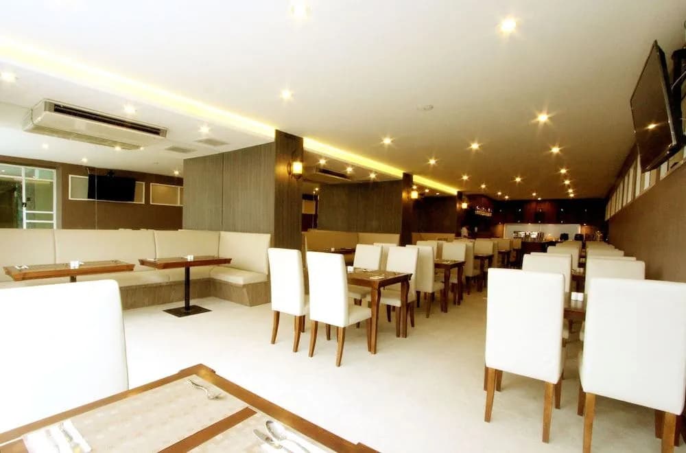Le Bangkok Hotel - photo 25