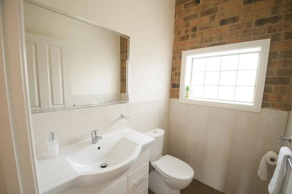 Yarra Glen Racecourse Apartments - photo 16