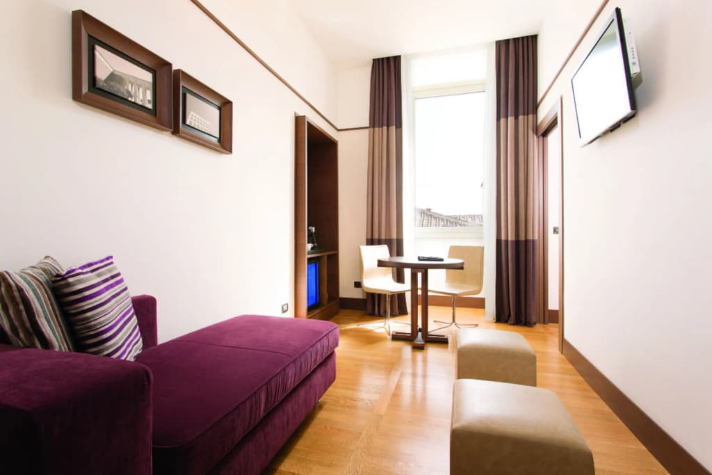 The Independent Hotel - photo 5