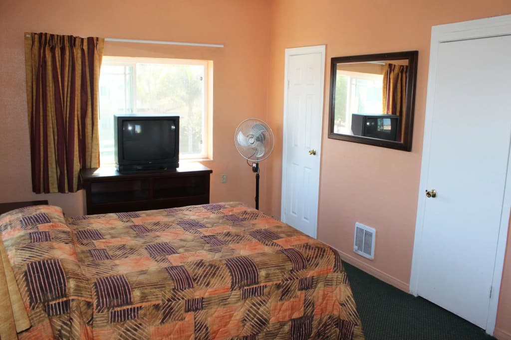 Antonio Hotel  Downtown Los Angeles near Hollywood - photo 3