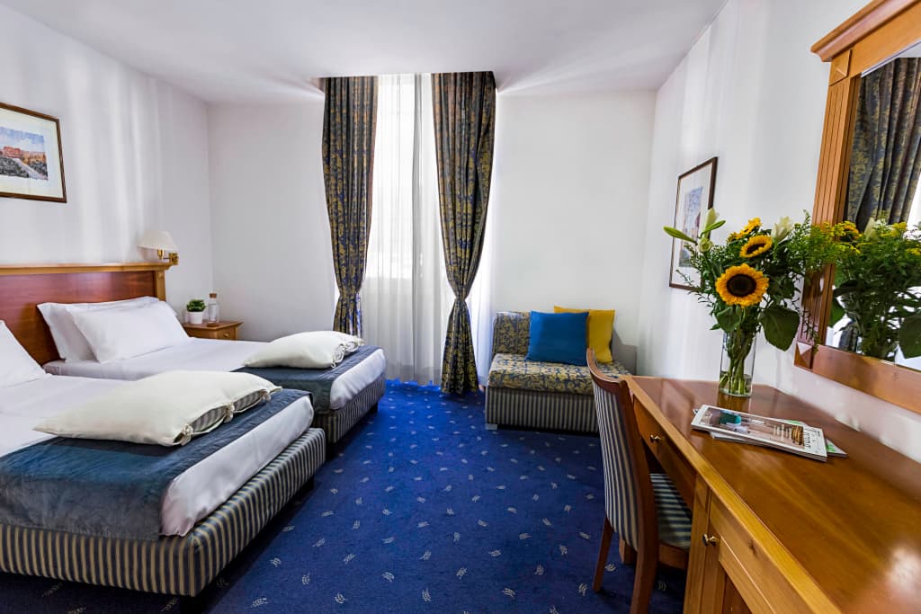 Hotel Diplomatic - photo 21
