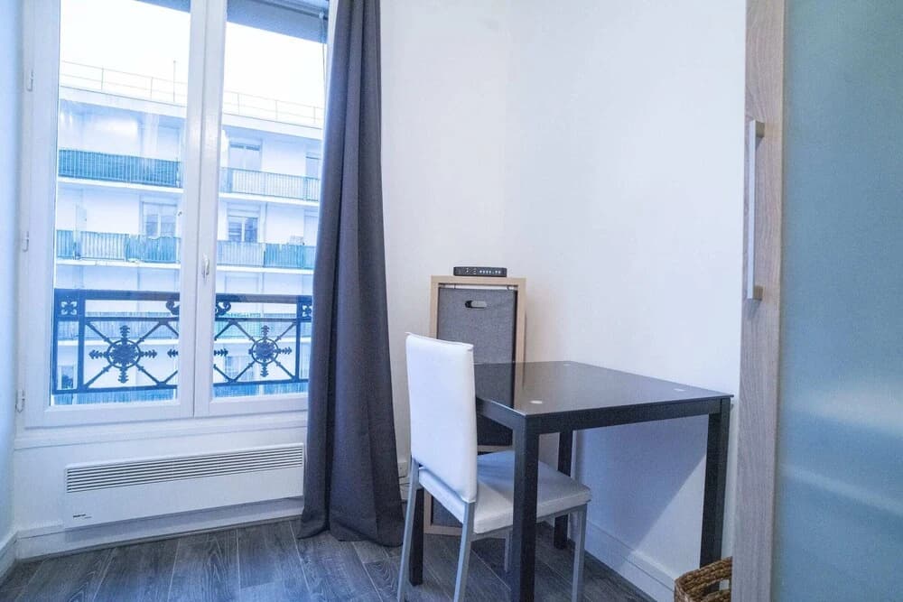 Hostnfly Apartments - Beautiful Bright Studio Near Père Lachaise - photo 3