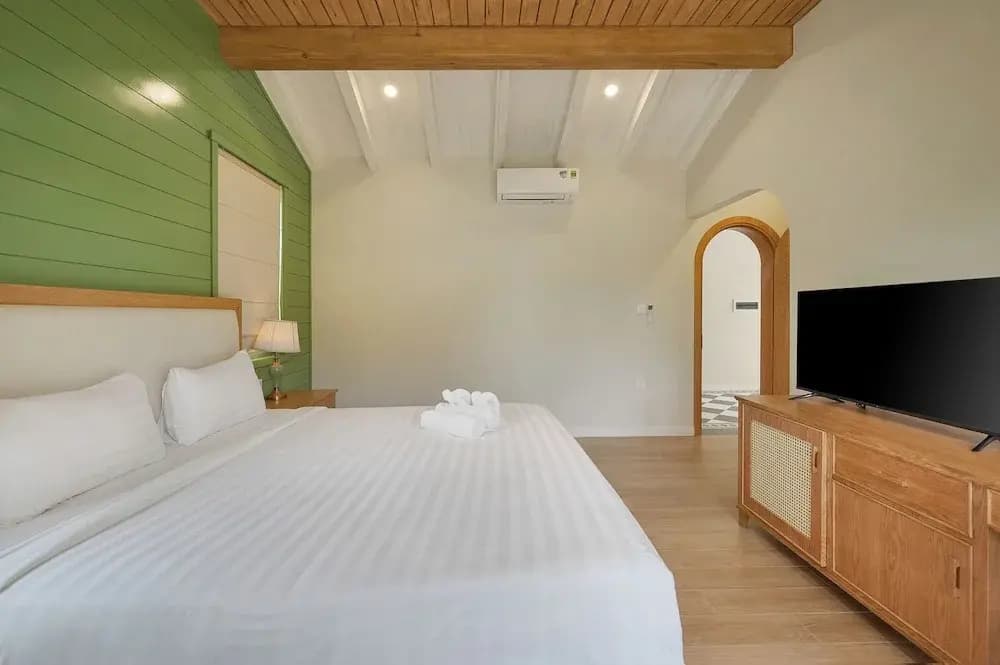 Elyday Apartment Hillside Phu Quoc - Sea & Firework view - photo 27