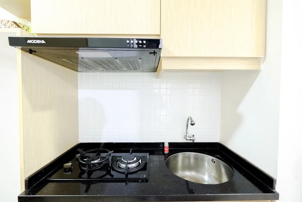 Simply & Clean Bassura City Apartment - photo 13