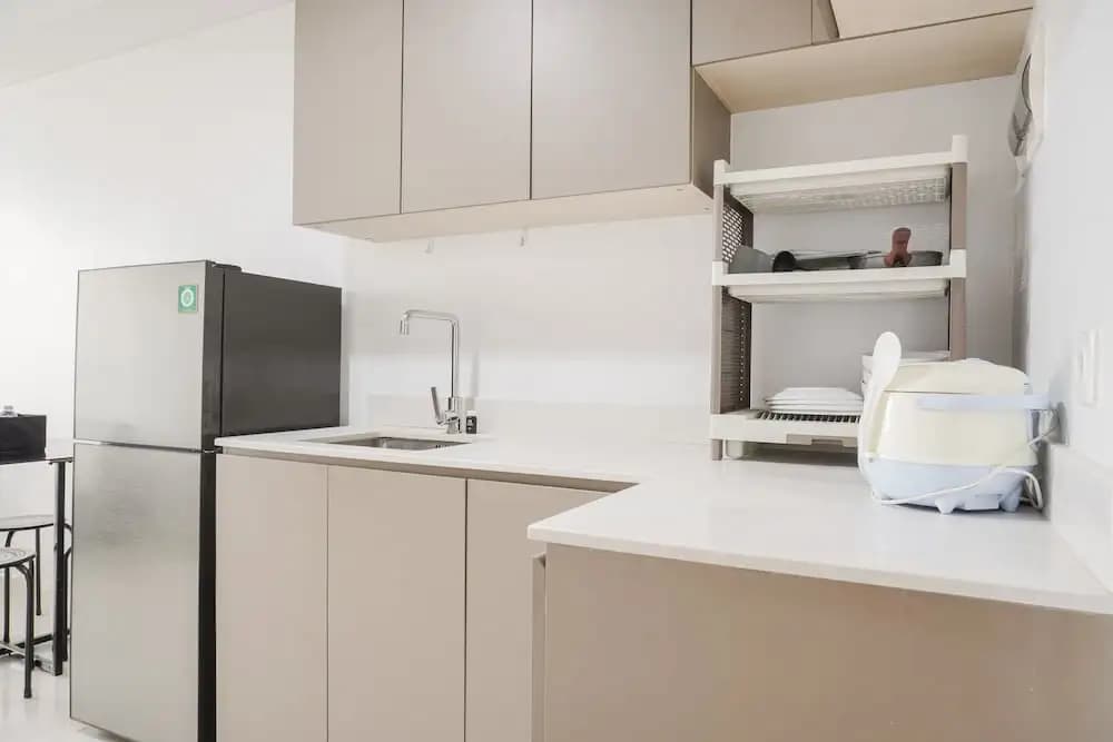 Stunning And Strategic 2Br Gold Coast Apartment Near Pik - photo 25