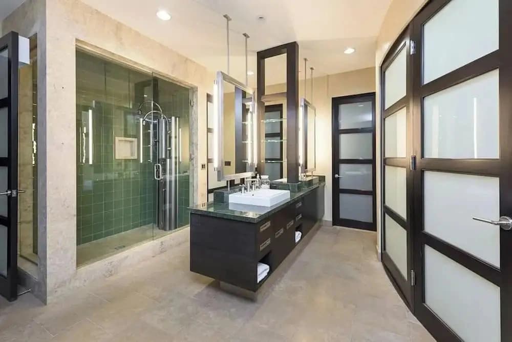 Beverly Crest: Ultra-private BH Retreat w/ Infinity Pool & Skyline Vistas - photo 9