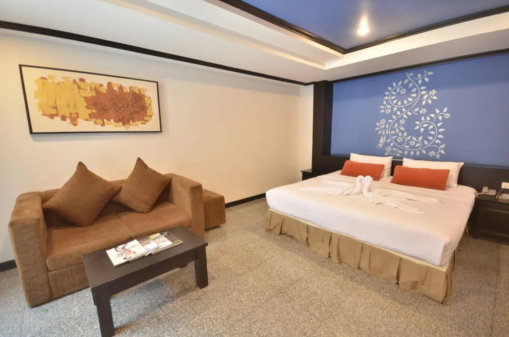 The Heritage Sathorn Suite Hotel - photo 7