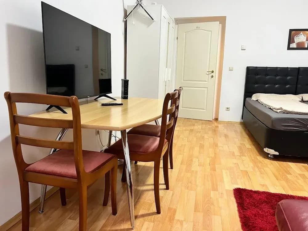 Cozy 2BR Apartment Near Danube River - photo 4