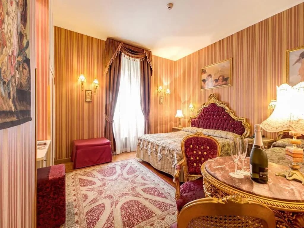 Domus Colosseo Hotel - photo 24