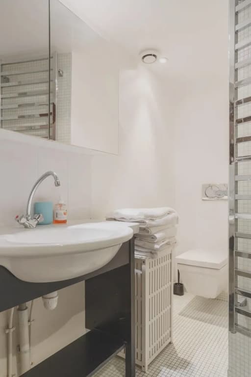 Apartment with One Bedroom in Paris, with Wifi - photo 9