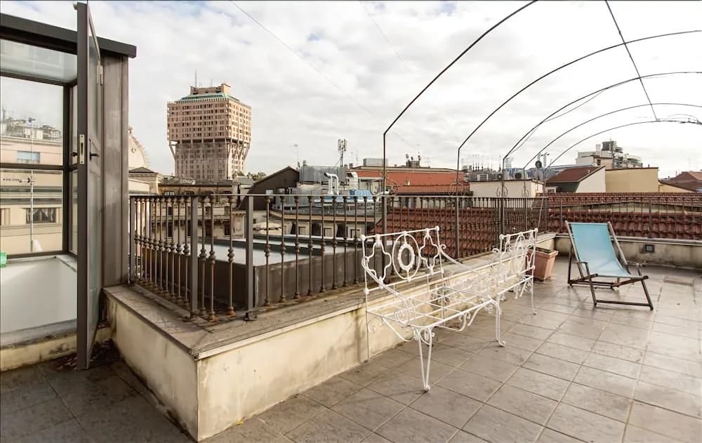 Bright 2bdr Duplex Close to Duomo - photo 7