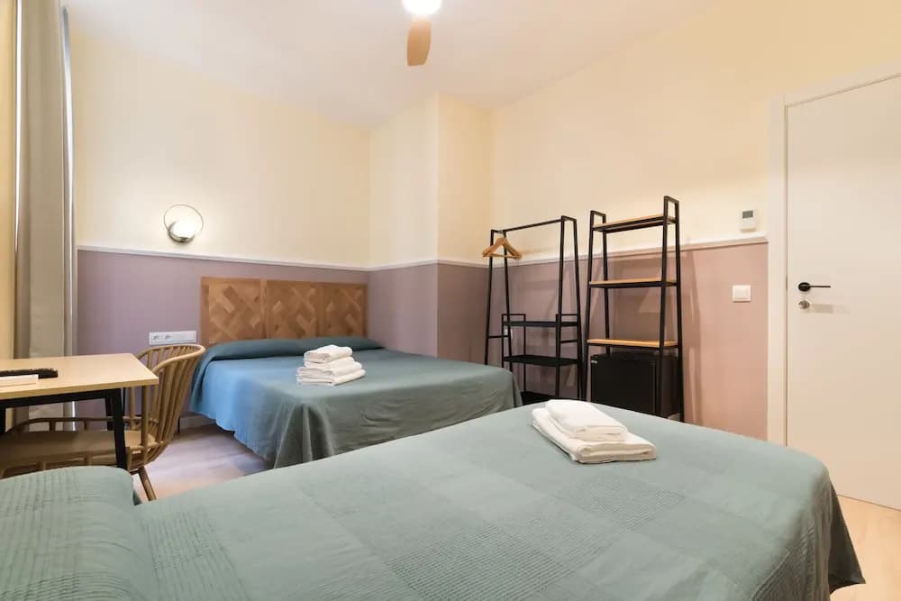 Hostal Evoke Madrid - photo 4