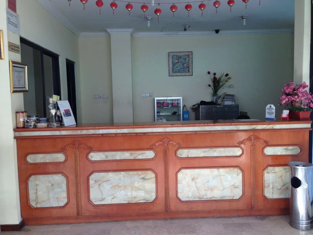 Hotel Lautze Indah - photo 2