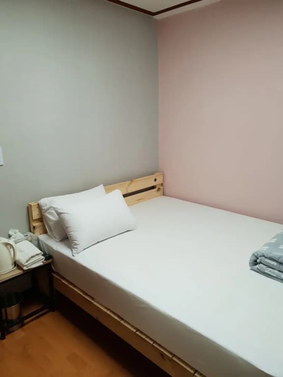 YOUNG STAY - Hostel - photo 33