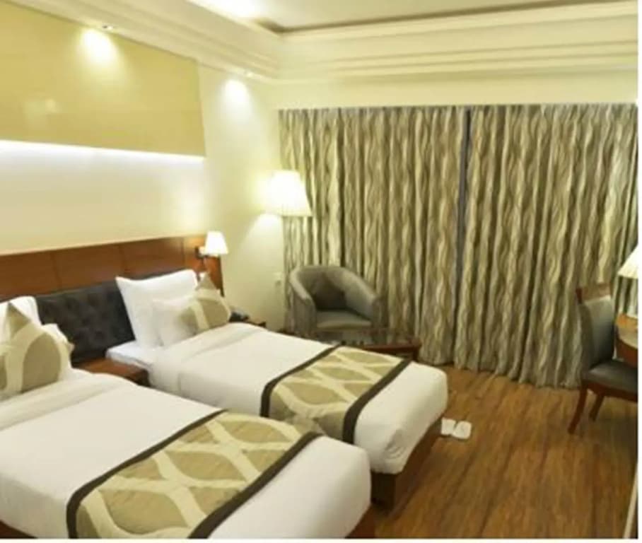 Hotel Regent Grand - photo 21