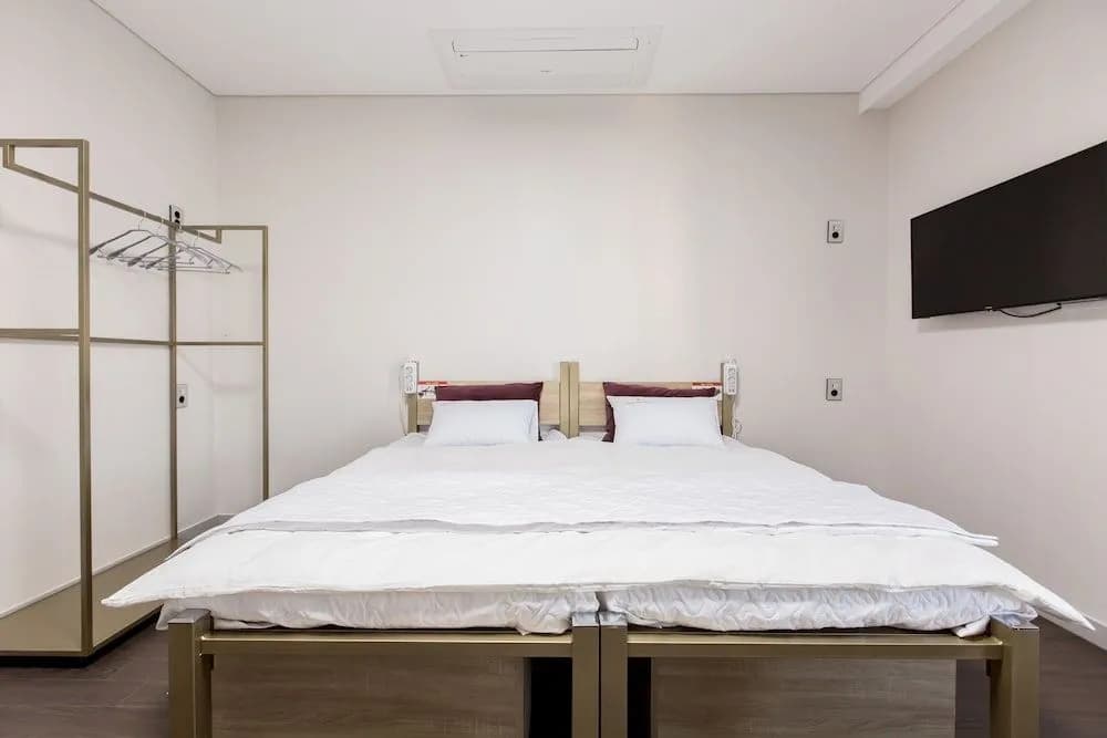 Shining Glory House - Hostel - photo 4