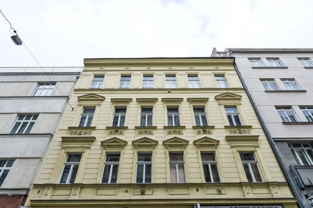Cosmopolitan Central Prague Apartment - photo 1
