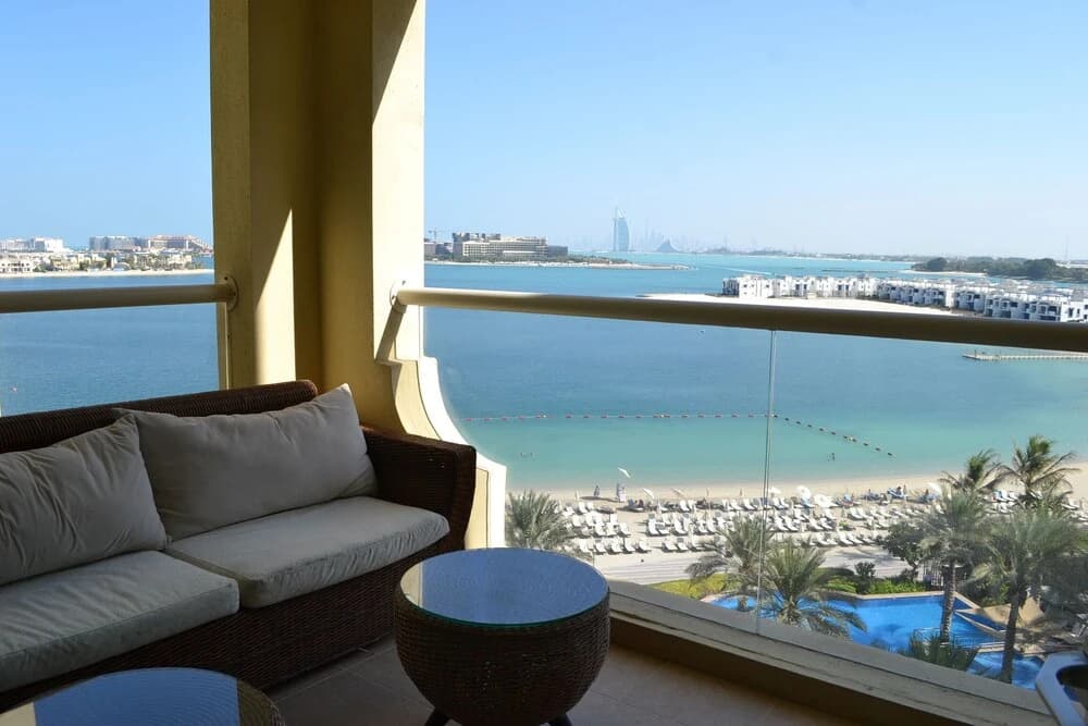 Entire 1 Bedroom Apartment in the Prestigious Palk Jumeirah - NBT - photo 15