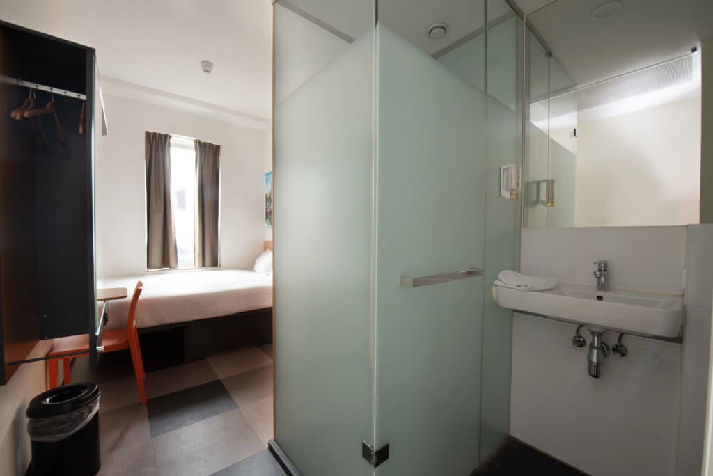 easyHotel Amsterdam Arena Boulevard - photo 8