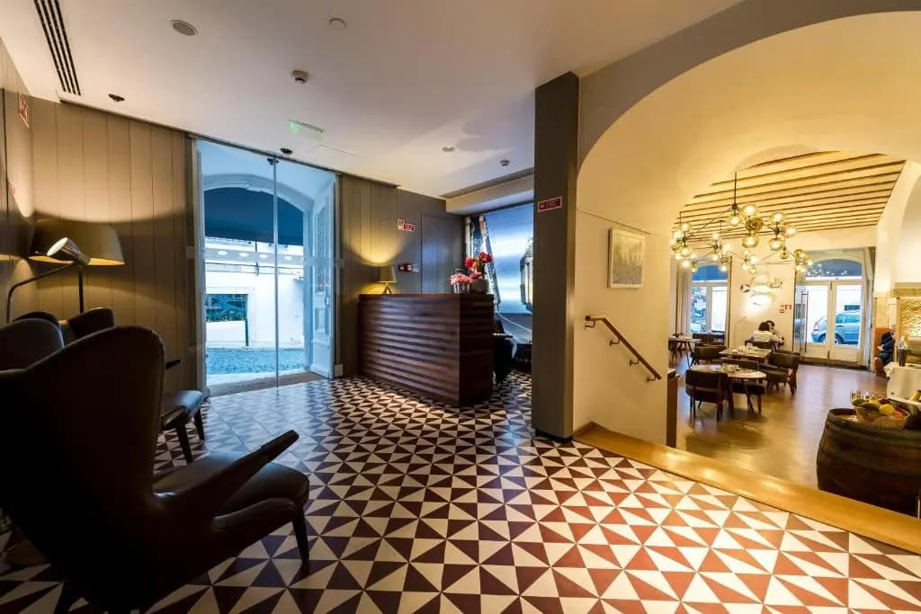 Lisboa Carmo Hotel - photo 19
