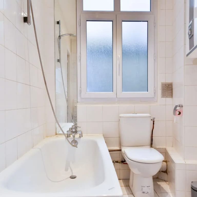 Secret Villiers I Stylish 2 Bed Apt in Villiers - photo 11