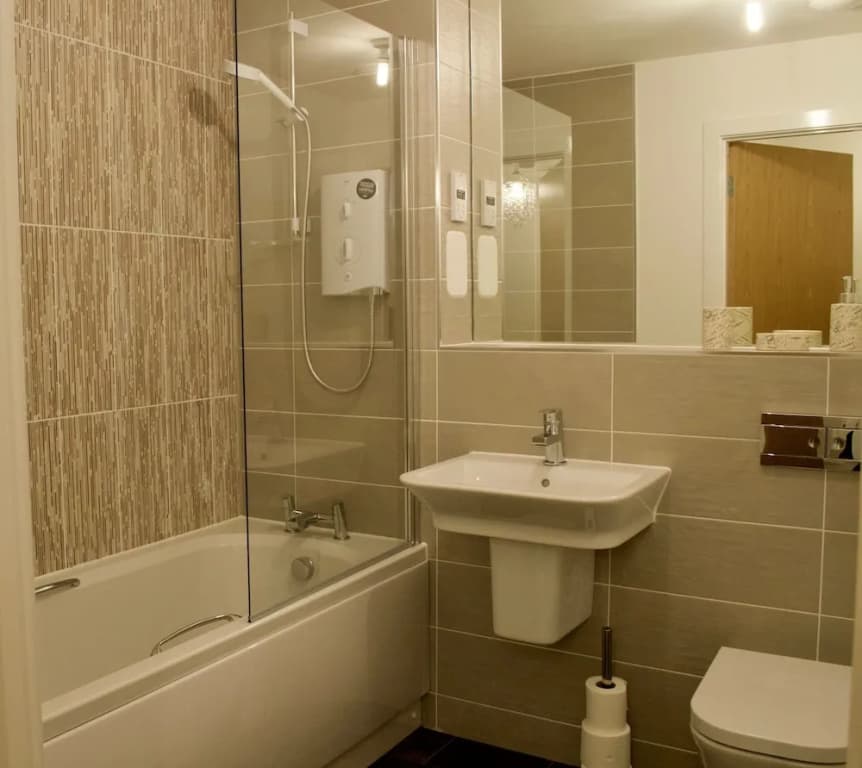 2 Bedroom Flat In Edinburgh - photo 7