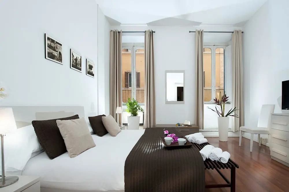 BABUINO - main photo